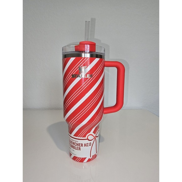 Stanley 40oz S H2.0 FlowState Quencher Tumbler Candy Cane Twist W/ Keychain - Picture 2 of 13